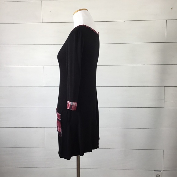 Style Addicts 3/4 sleeve black tunic with pockets - Picture 2 of 7